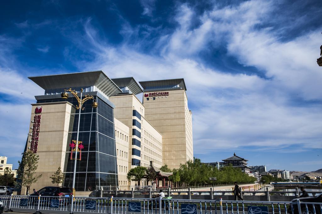Grand Soluxe Hotel 둔황 외부 사진